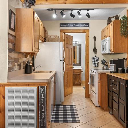 Cozy Cabin In The Smokies!!! Fully Furnished And Complete With Community Indoor And Outdoor Pools And Spas, Game And Fitness Rooms As Well As A Private Hot Tub Pigeon Forge Εξωτερικό φωτογραφία