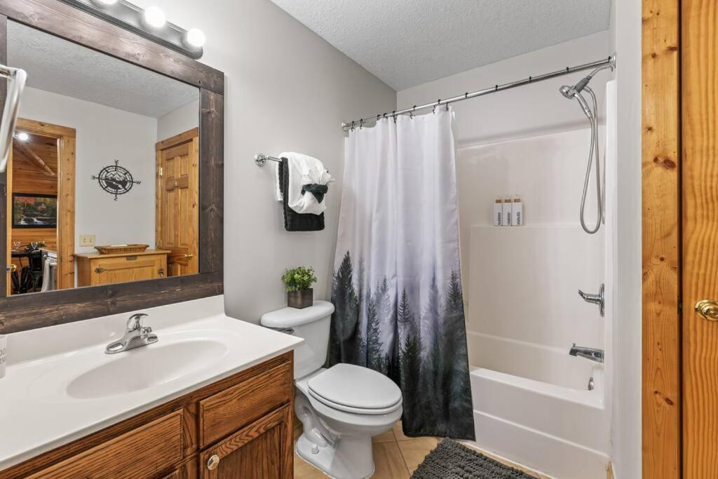Cozy Cabin In The Smokies!!! Fully Furnished And Complete With Community Indoor And Outdoor Pools And Spas, Game And Fitness Rooms As Well As A Private Hot Tub Pigeon Forge Εξωτερικό φωτογραφία