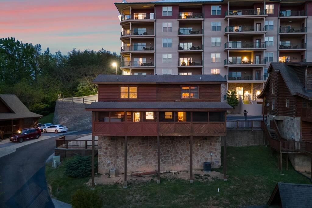 Cozy Cabin In The Smokies!!! Fully Furnished And Complete With Community Indoor And Outdoor Pools And Spas, Game And Fitness Rooms As Well As A Private Hot Tub Pigeon Forge Εξωτερικό φωτογραφία